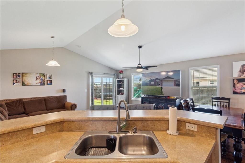 1901 Patton Court — photo 12