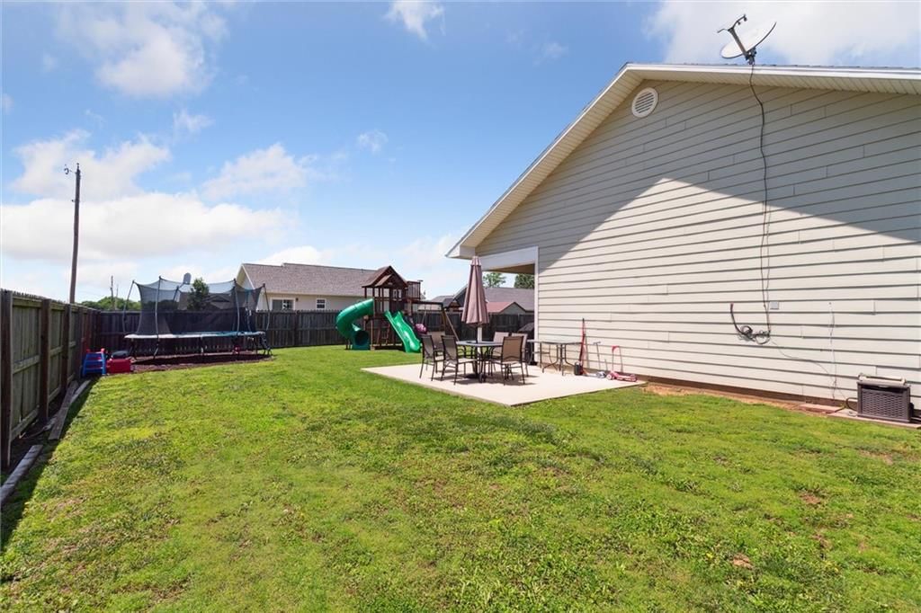1901 Patton Court — photo 32