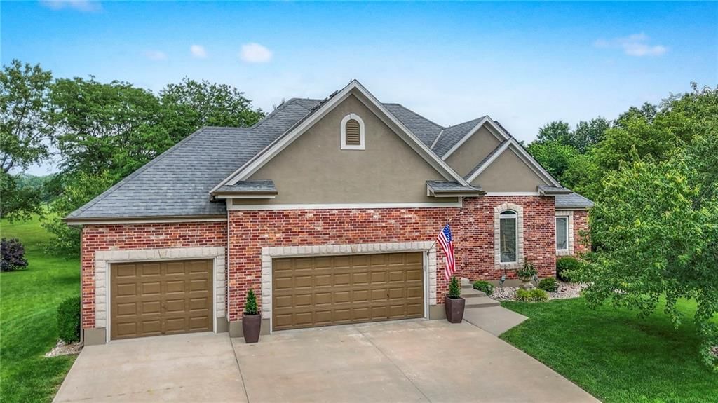 913 Birchwood Drive — photo 2