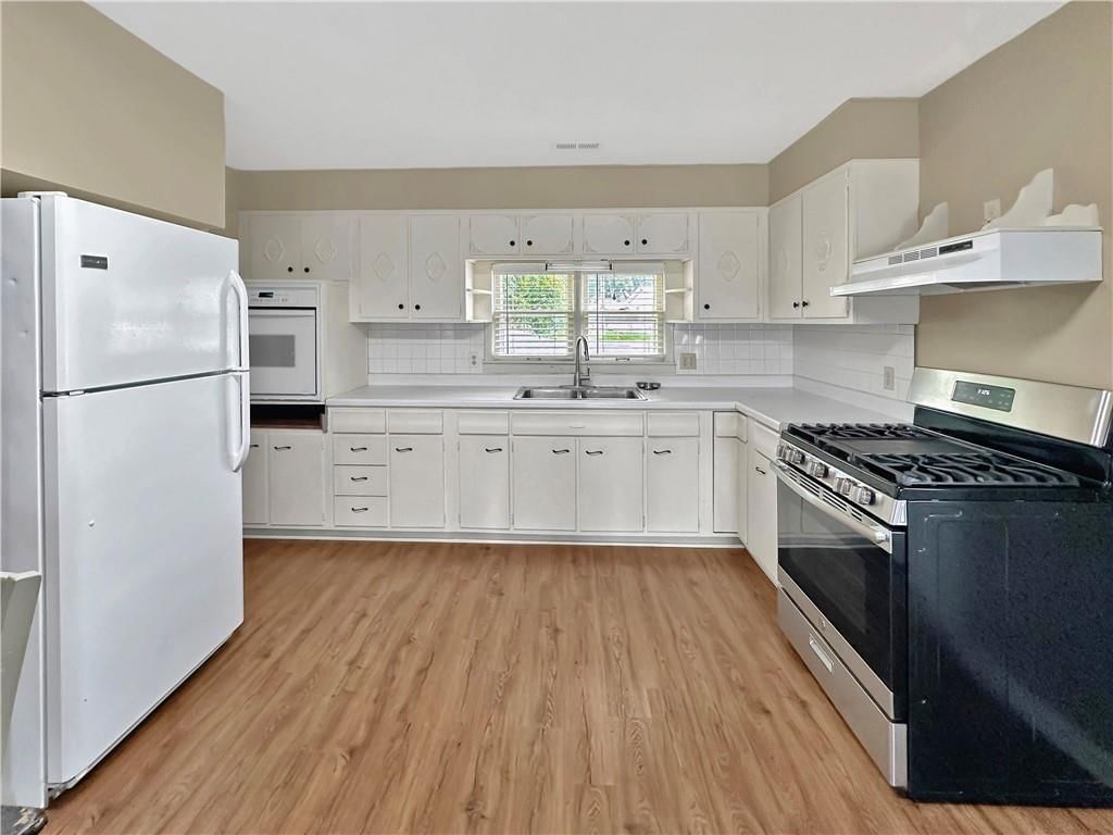 26684 Waterview Drive — photo 20