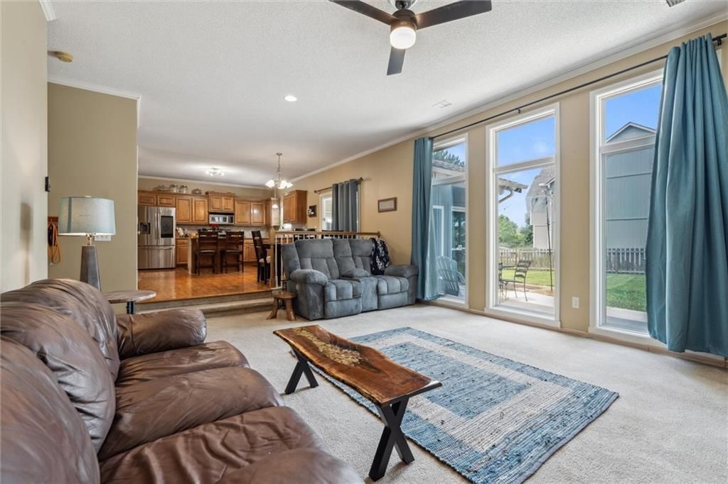 2436 SW Current Lane — photo 8