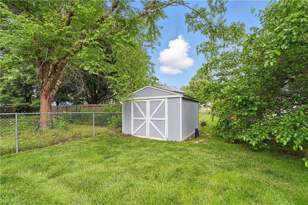 1453 Madison Street — photo 46