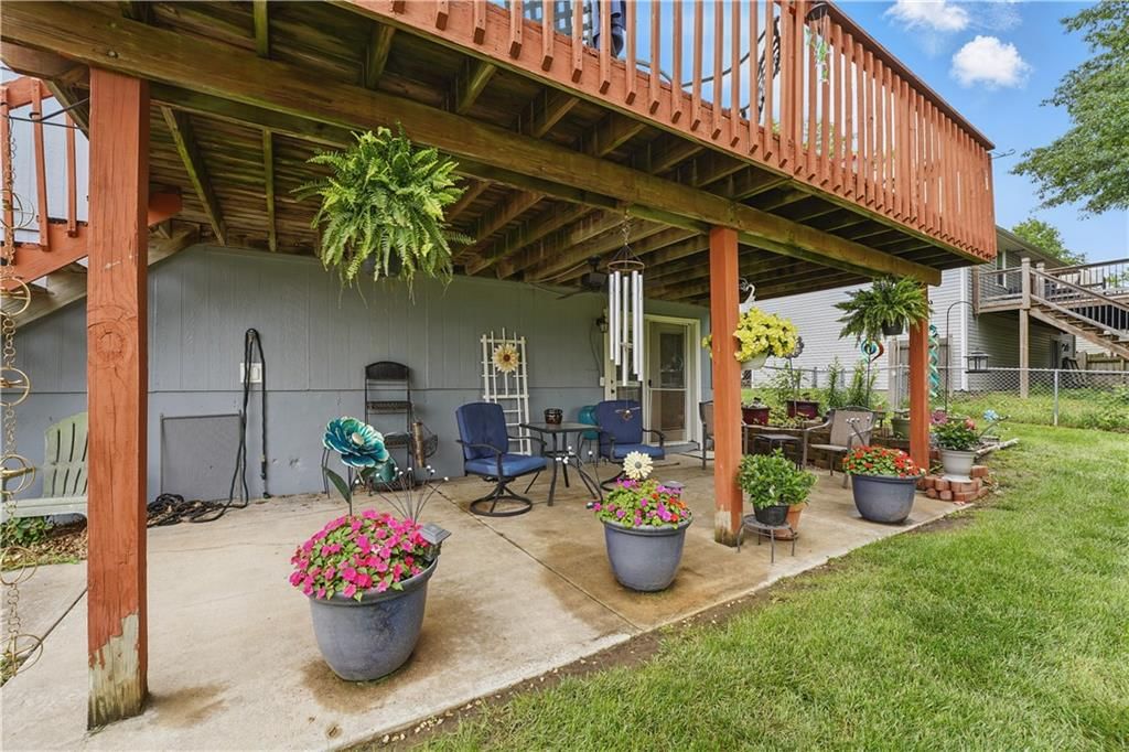 1453 Madison Street — photo 8