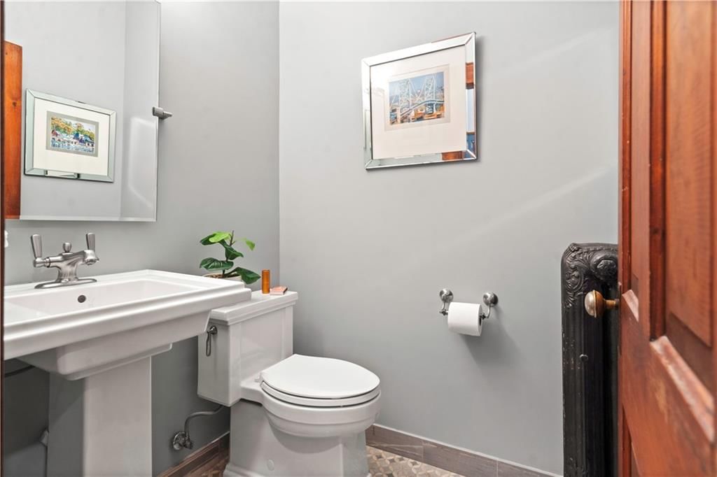 5409 Wyandotte Street — photo 27