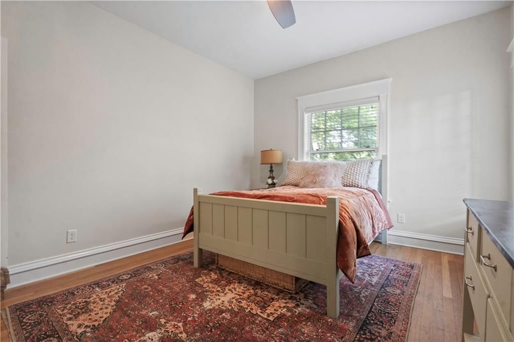 5409 Wyandotte Street — photo 43