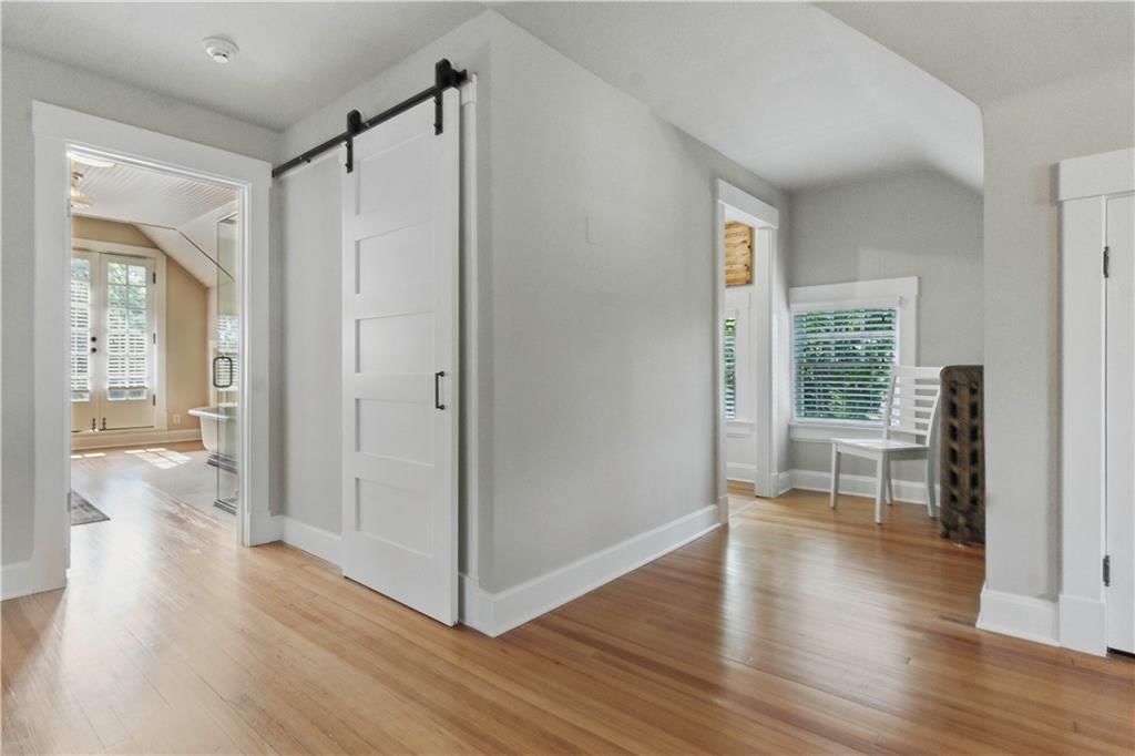 5409 Wyandotte Street — photo 48
