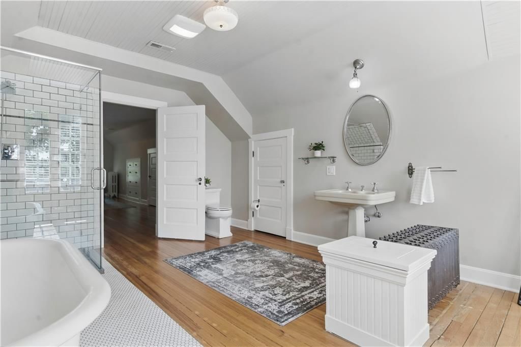 5409 Wyandotte Street — photo 53
