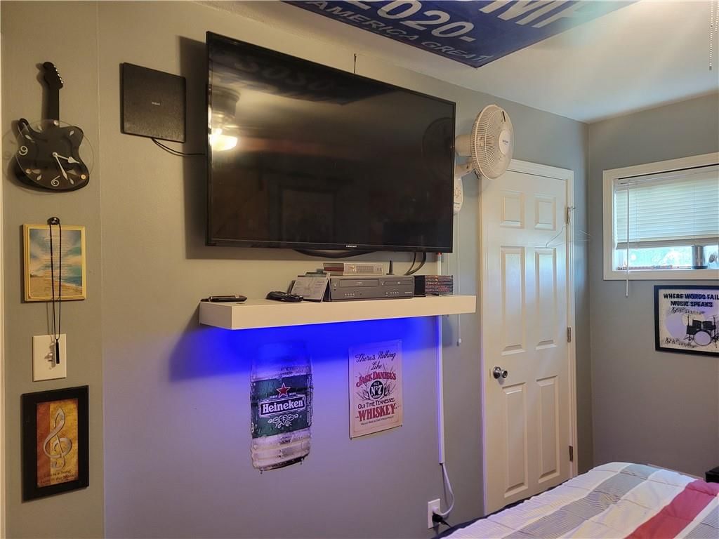 8218 W 87th Street — photo 9