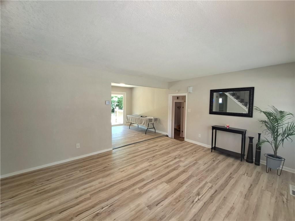 7008 E 86TH Street — photo 2