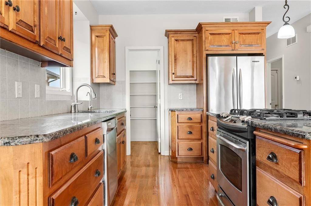 2028 Greenfield N/A — photo 21
