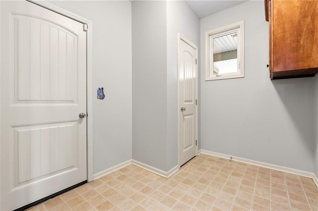 2028 Greenfield N/A — photo 26