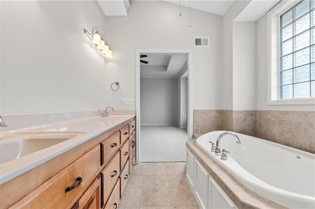 2028 Greenfield N/A — photo 32