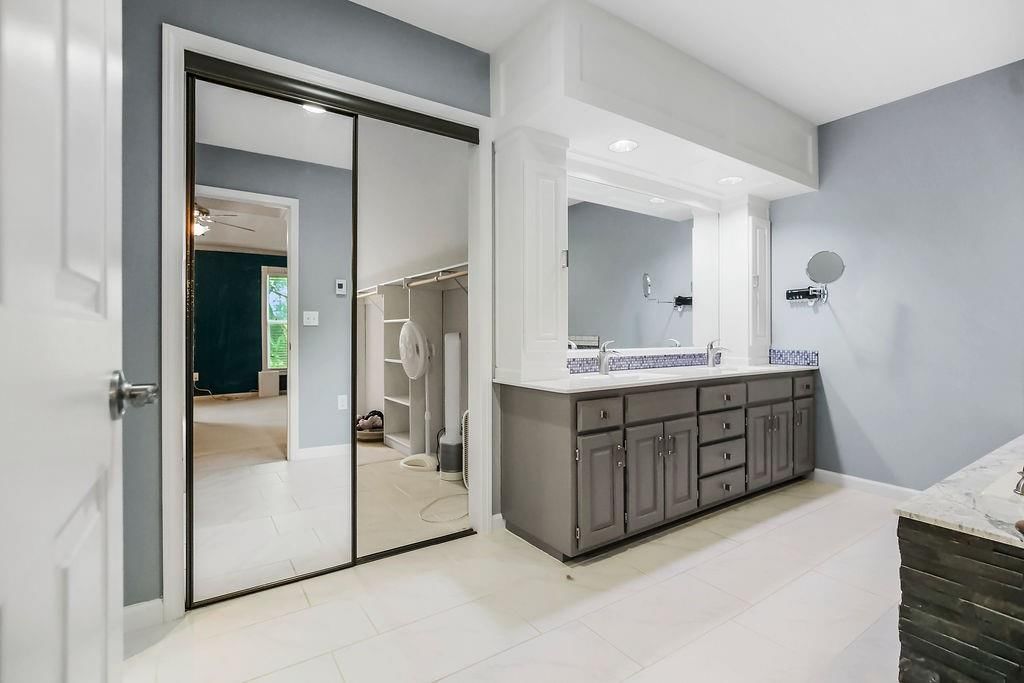 600 N Oak Street — photo 15