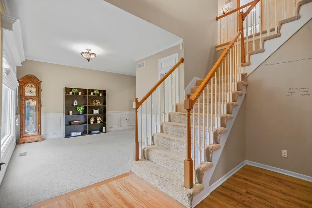 600 N Oak Street — photo 3
