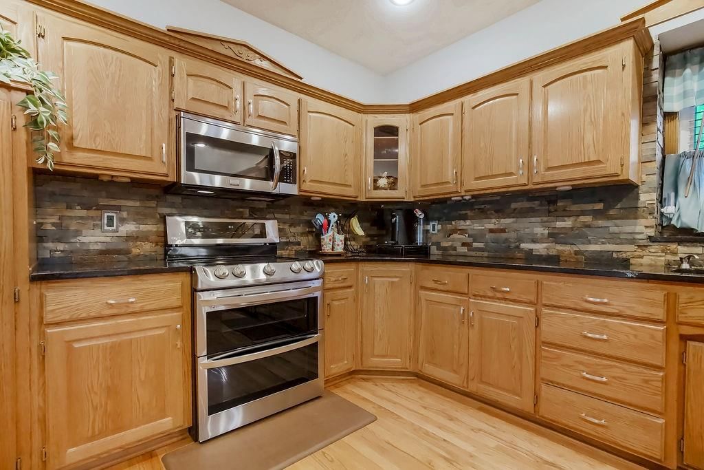 600 N Oak Street — photo 10