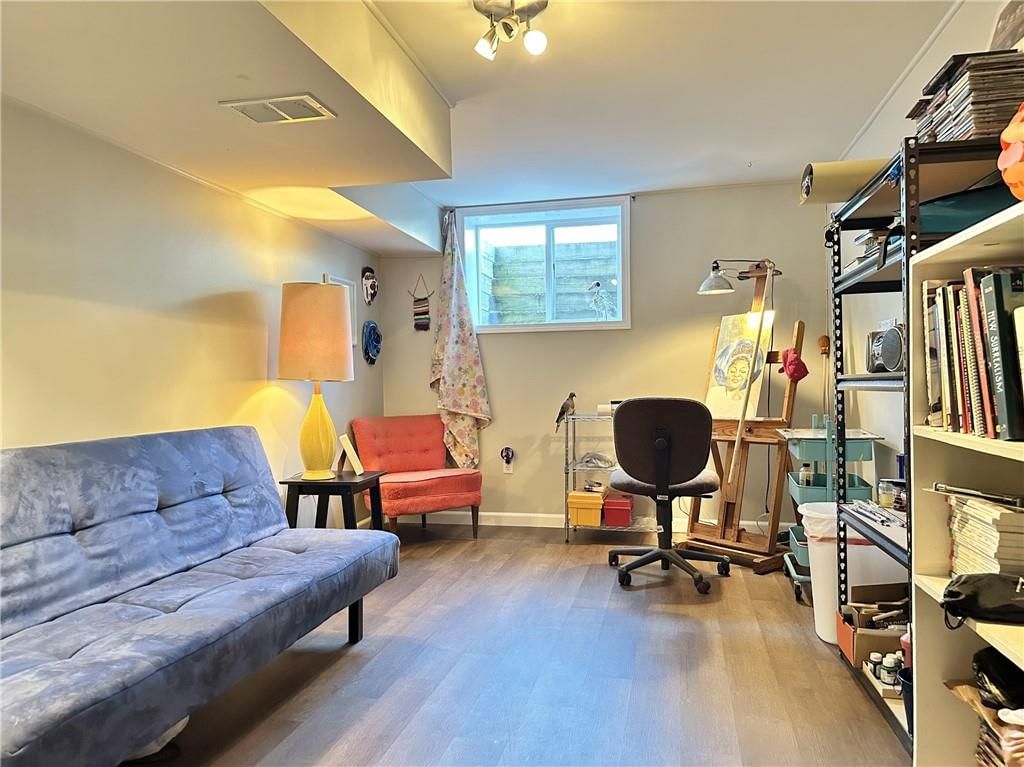 1411 E 10th Street — photo 33