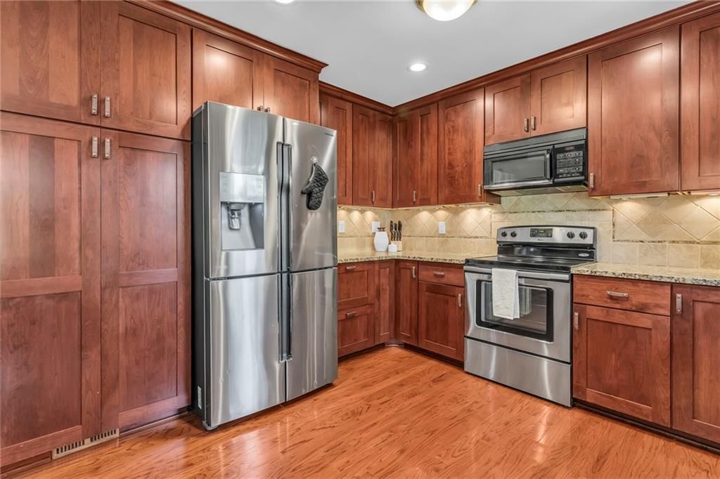 10124 HALSEY Street — photo 15