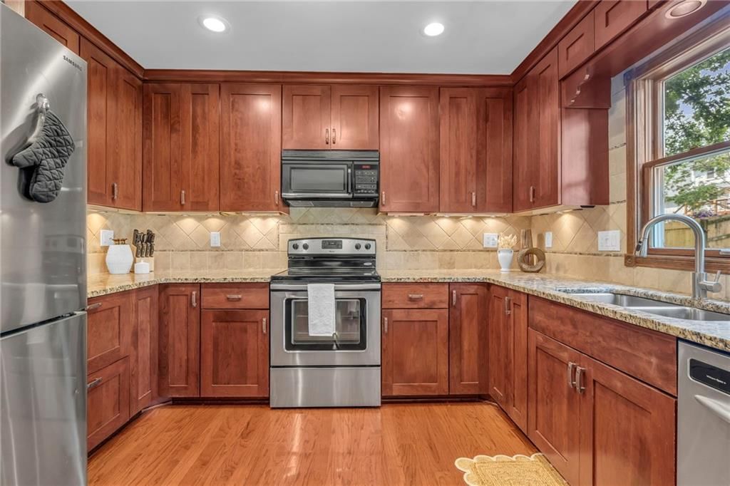 10124 HALSEY Street — photo 16