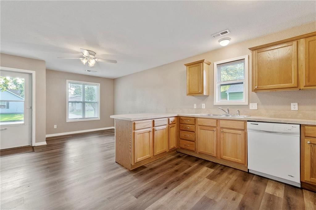 739 S Cypress Street — photo 11