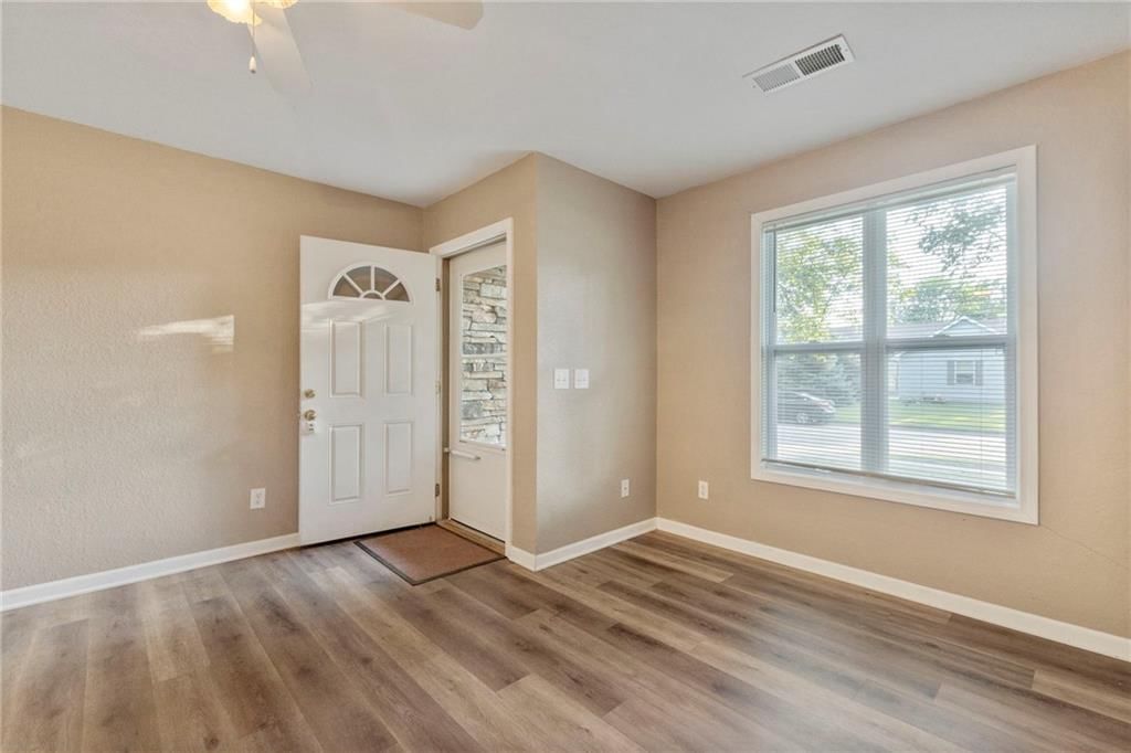 739 S Cypress Street — photo 4