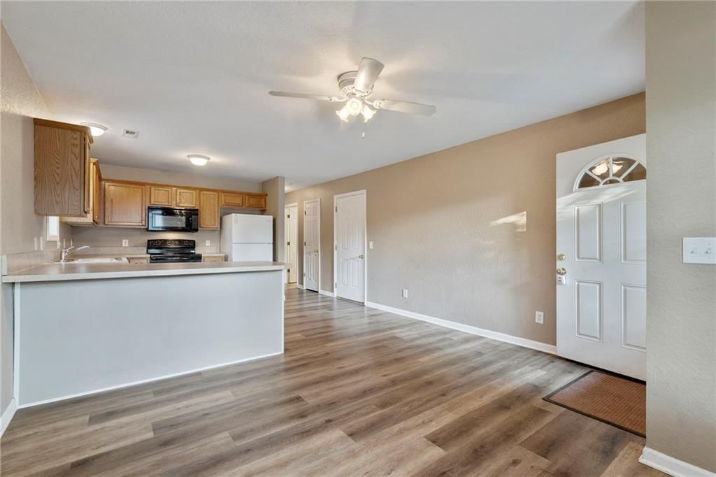 739 S Cypress Street — photo 6