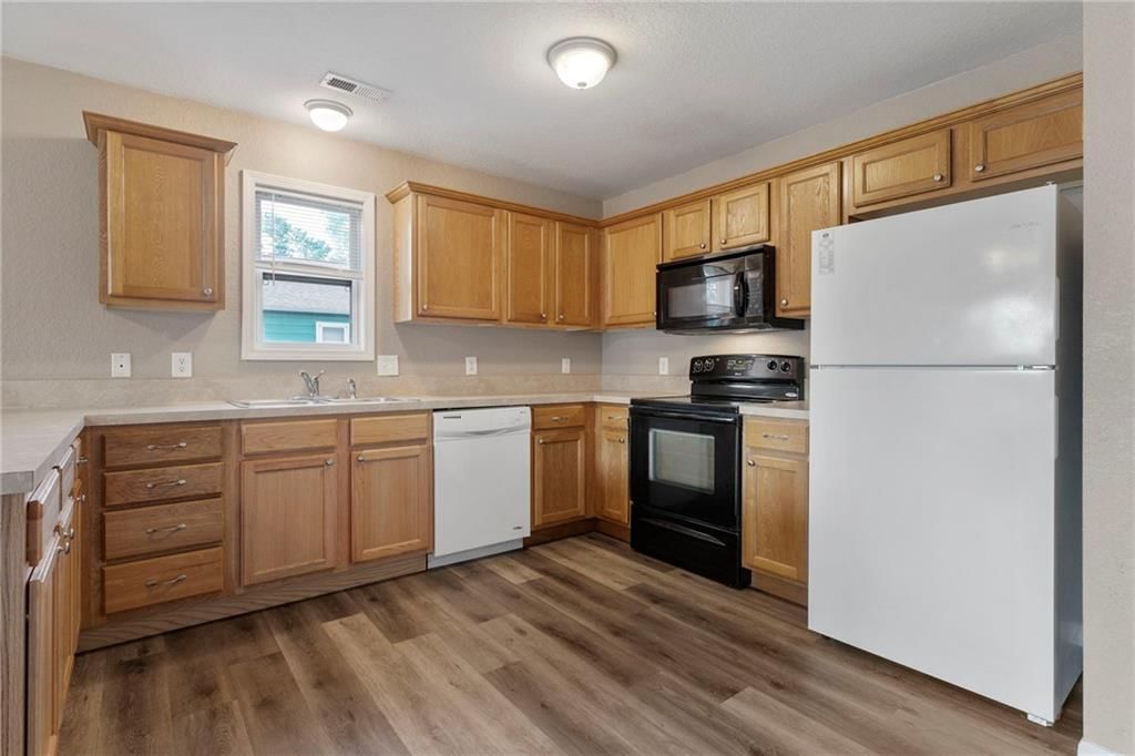 739 S Cypress Street — photo 9