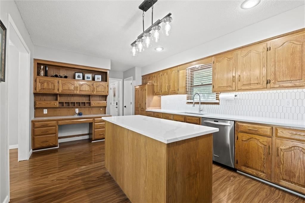 5712 NW Raintree Drive — photo 12