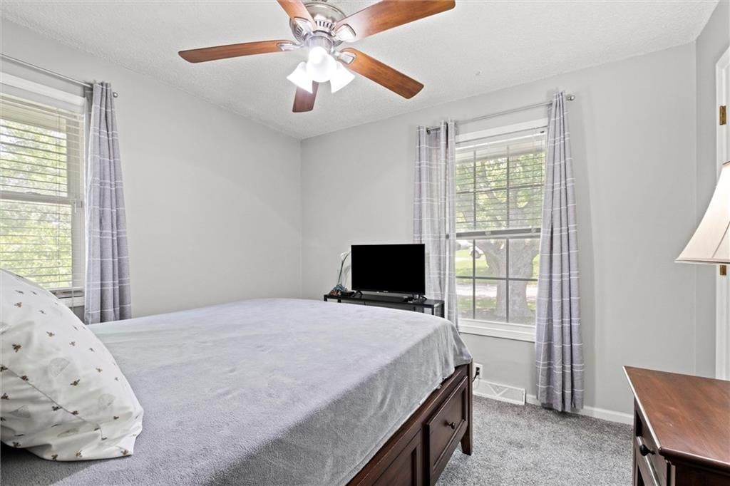 5712 NW Raintree Drive — photo 17