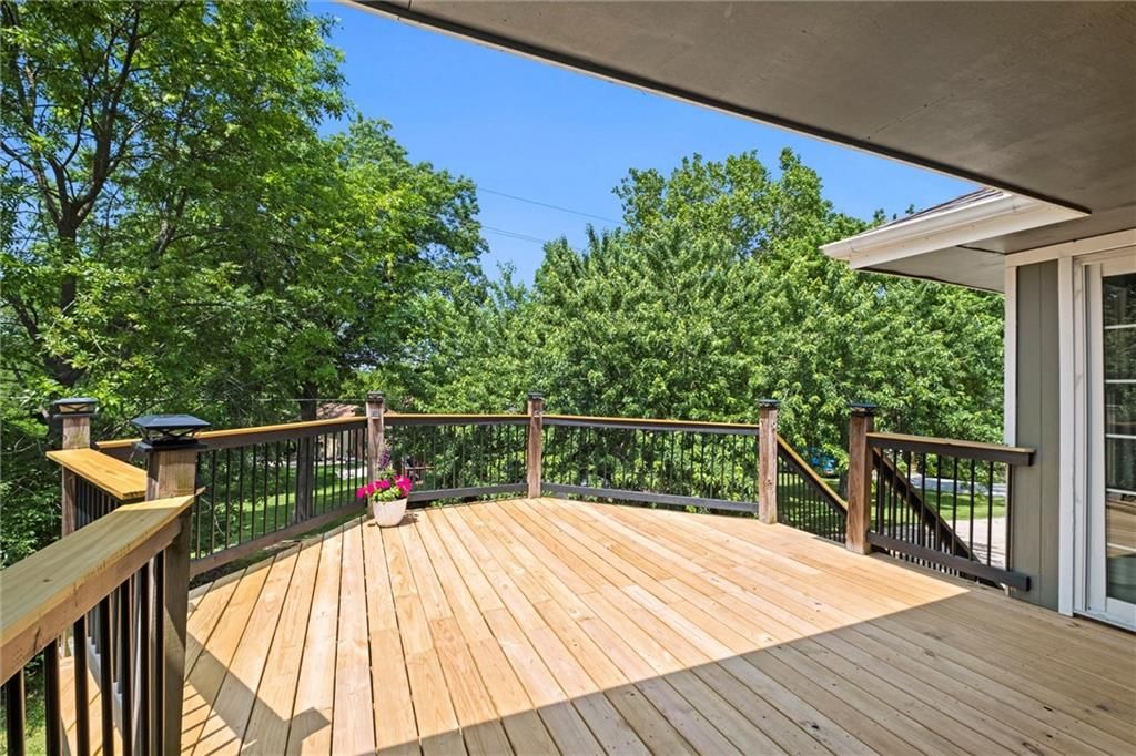 5712 NW Raintree Drive — photo 28