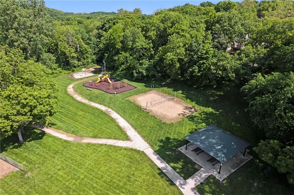 5712 NW Raintree Drive — photo 32