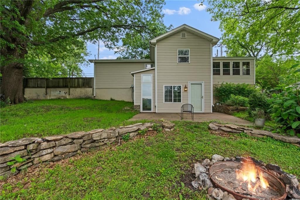 407 Salem Road — photo 3