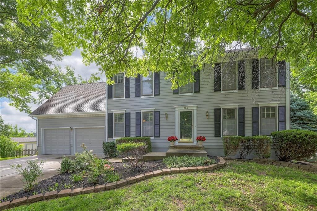 324 N PERSIMMON Drive — photo 2