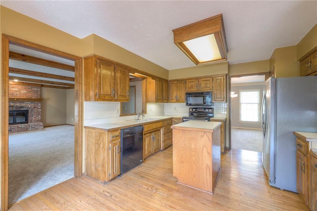 324 N PERSIMMON Drive — photo 15