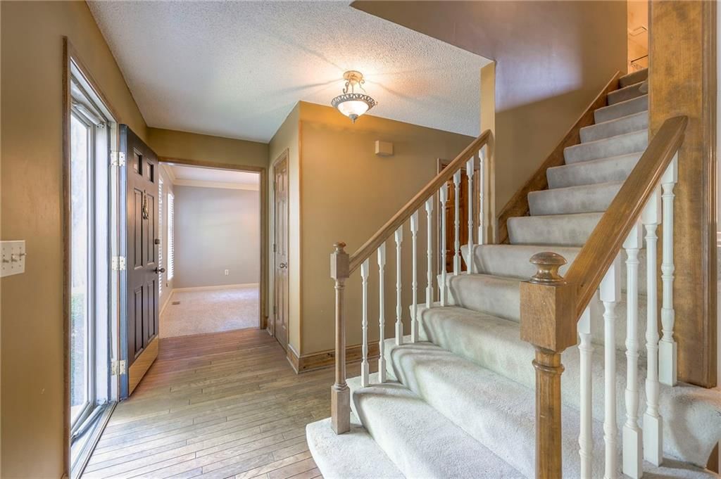 324 N PERSIMMON Drive — photo 3