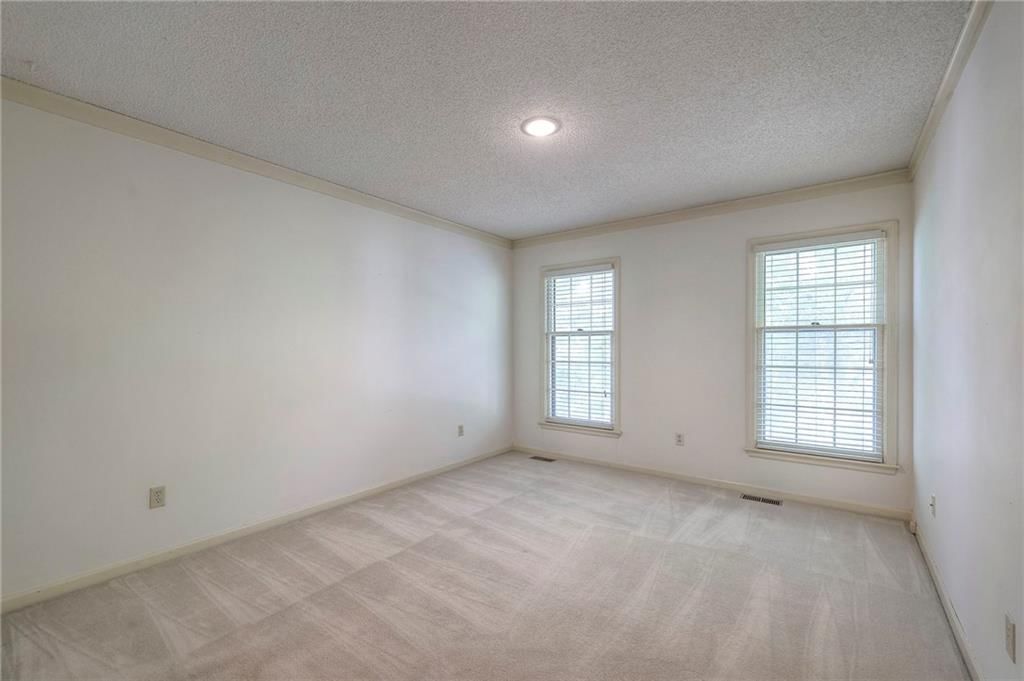 324 N PERSIMMON Drive — photo 21