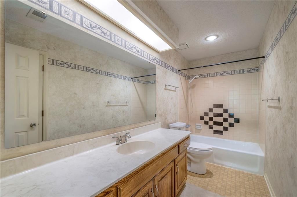 324 N PERSIMMON Drive — photo 23