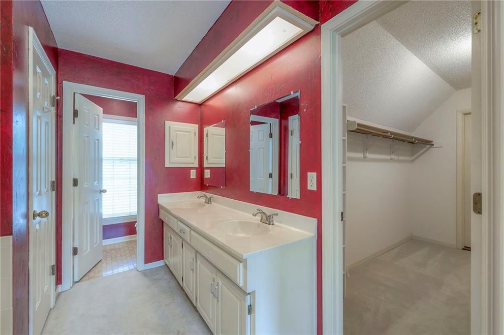 324 N PERSIMMON Drive — photo 28
