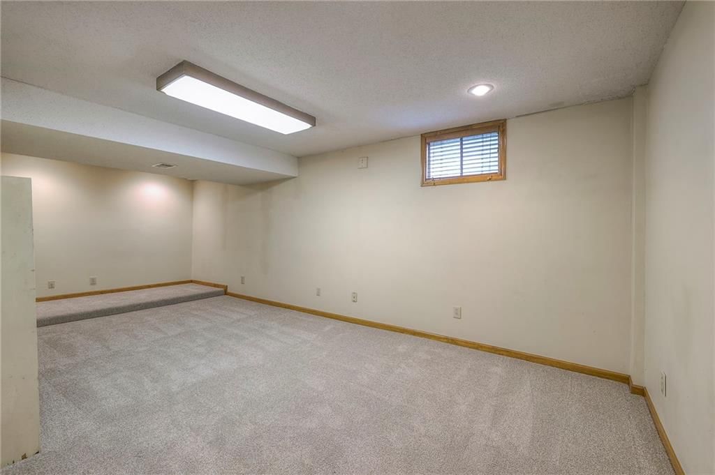 324 N PERSIMMON Drive — photo 32