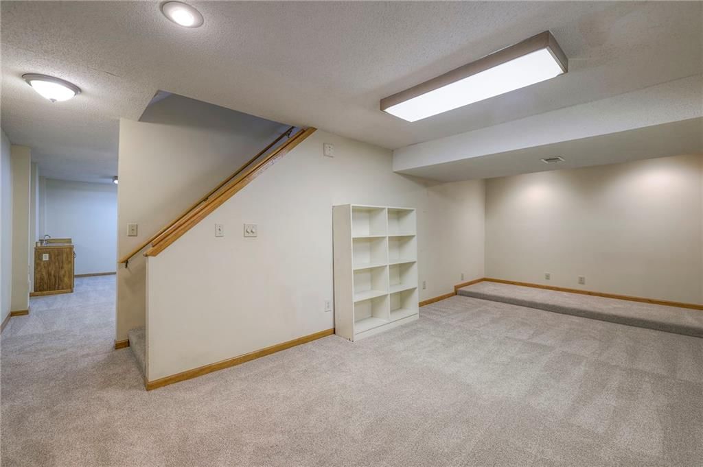 324 N PERSIMMON Drive — photo 33