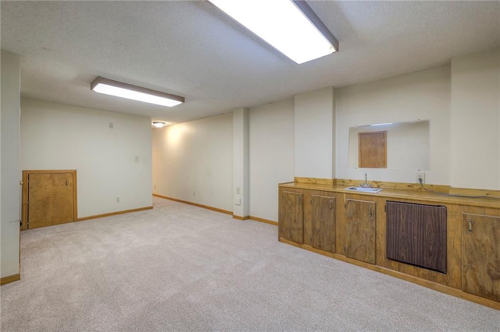 324 N PERSIMMON Drive — photo 35