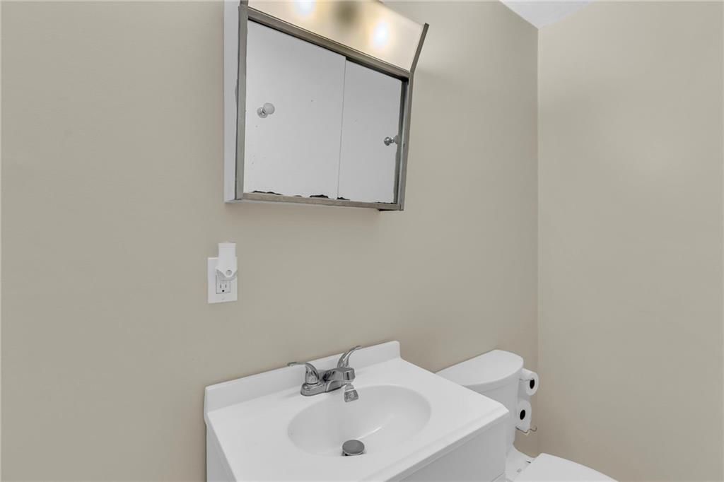 2604 S 16th Terrace — photo 18