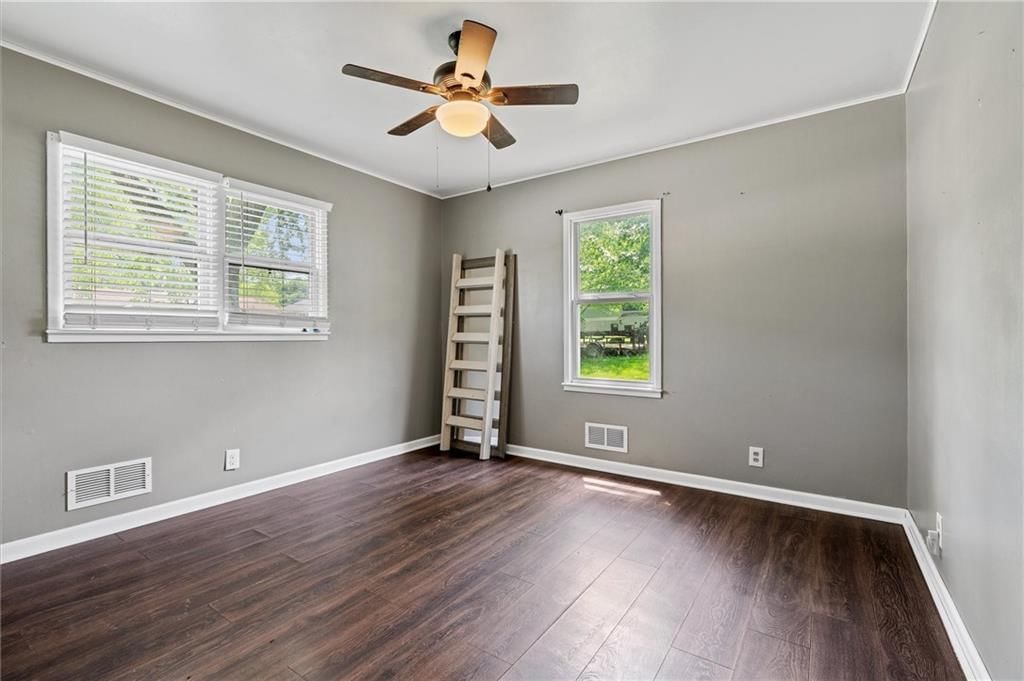 124 S Doniphan Street — photo 17