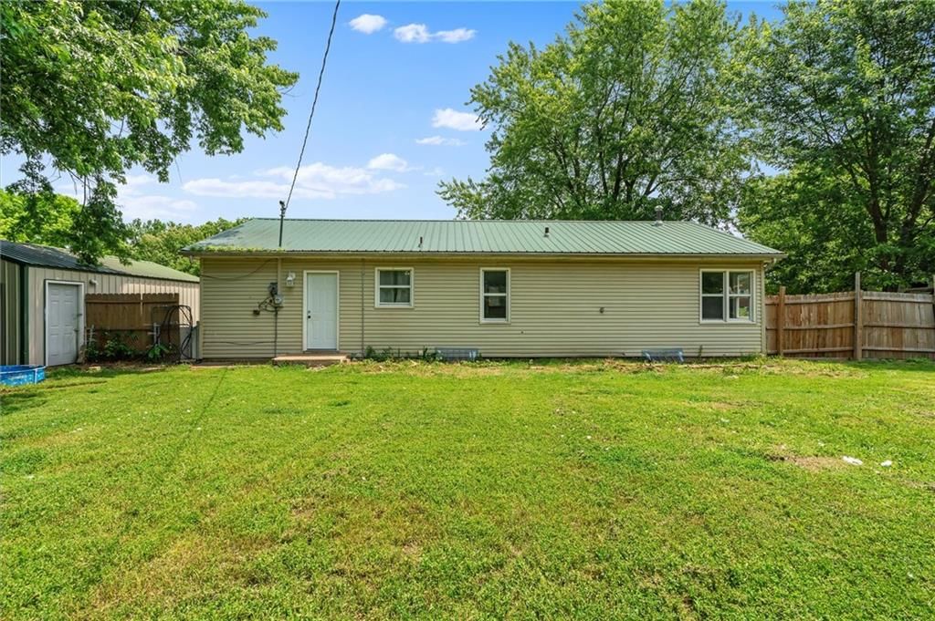124 S Doniphan Street — photo 23