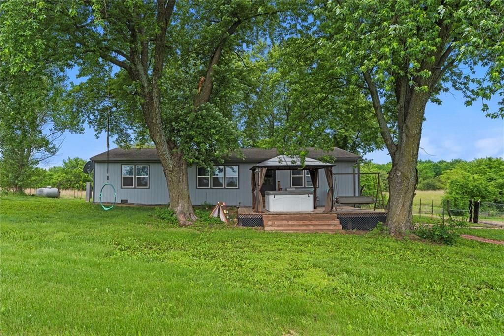 17913 258 Street, Tonganoxie, KS
