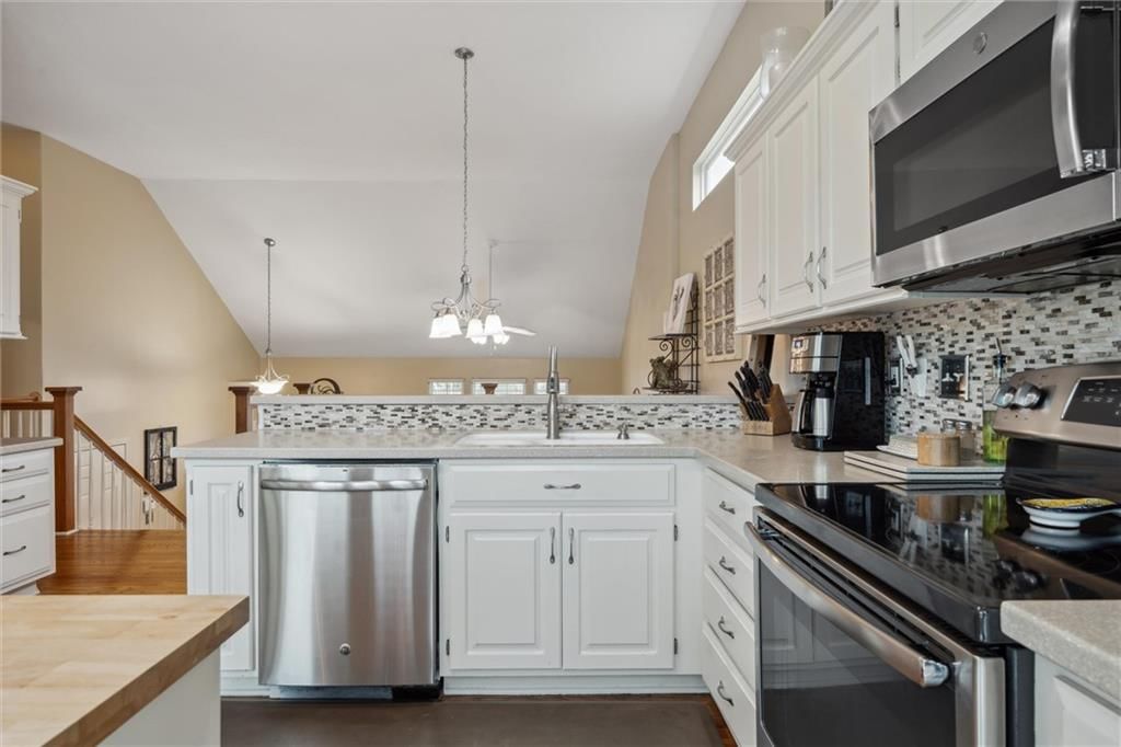 5773 Meadow Heights Drive — photo 18