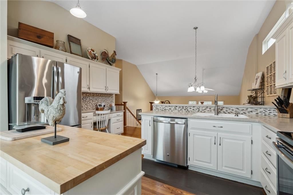 5773 Meadow Heights Drive — photo 20