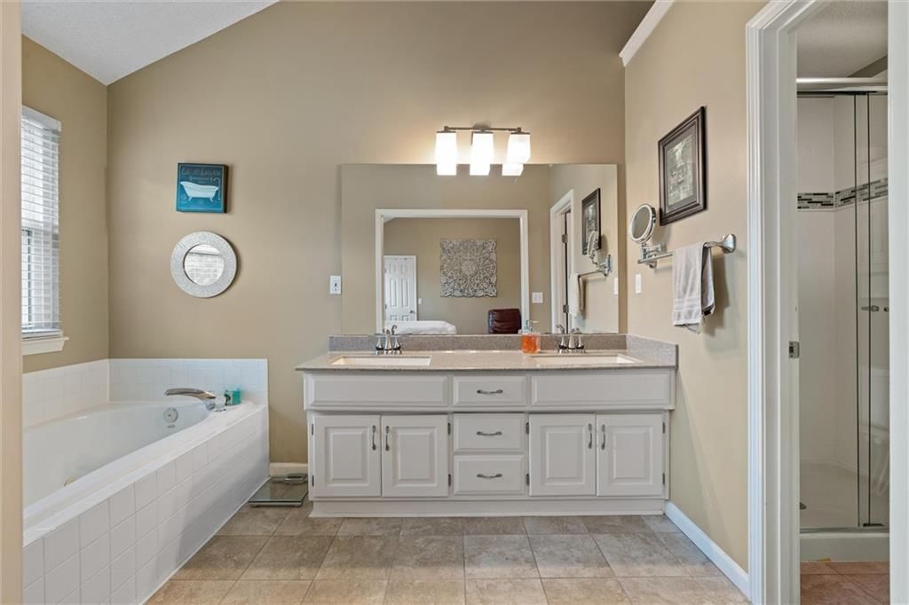 5773 Meadow Heights Drive — photo 32