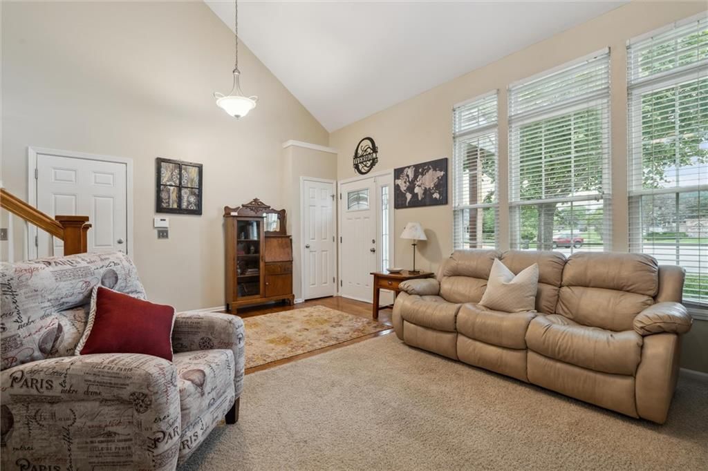 5773 Meadow Heights Drive — photo 10