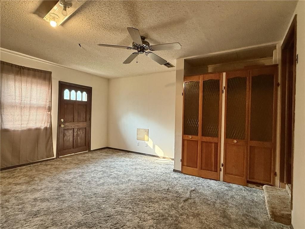 2501 Harris Avenue — photo 9