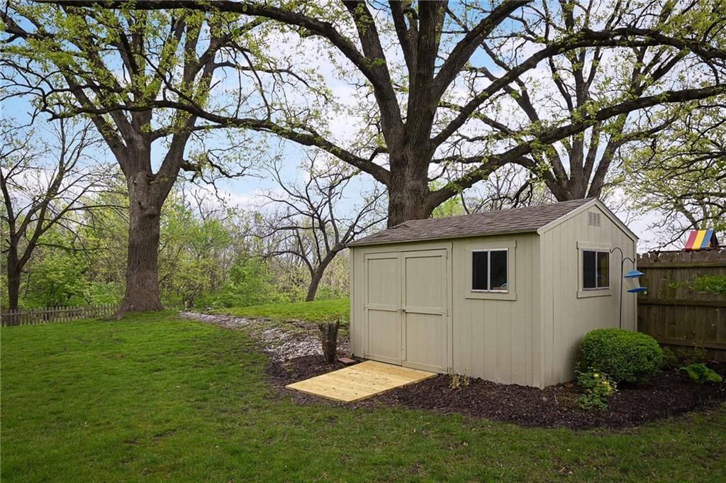 10775 Larsen Street — photo 38